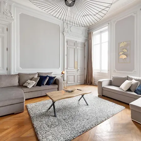 Apartment Le Rhone Haussmannien, Luxueux Spacieux Et Raffine Au Coeur De 6e Vue Rhone *